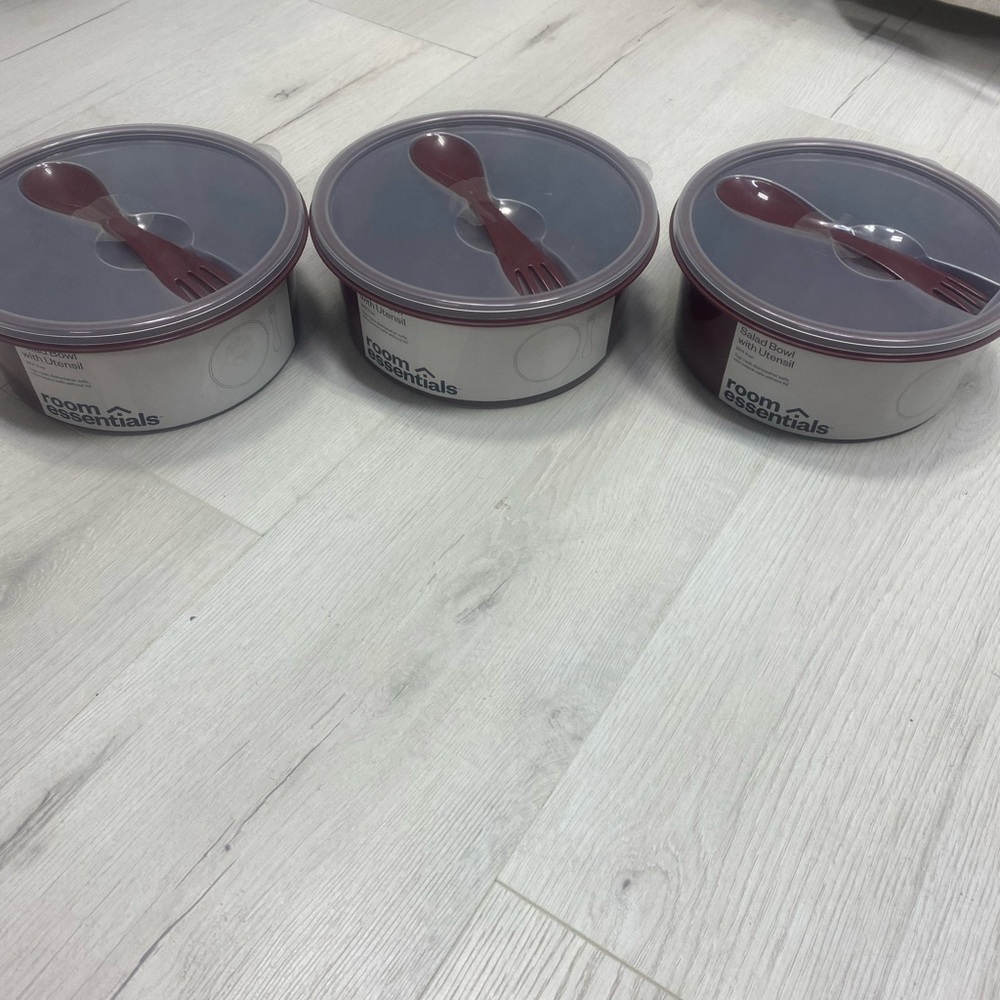 Room Essentials Round Food Storage Bowls with Forks - Maroon and Clear Lids-Set